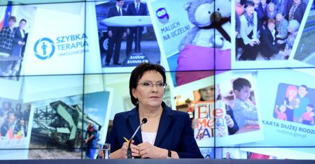 100 dni premier Kopacz. Ważna data dla terminalu LNG oraz 360 mln dla serniorów