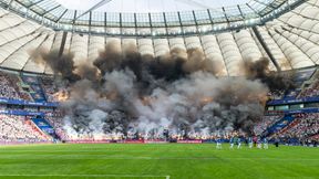 PP: Finał w cieniu wielkiego skandalu! Zadymione boisko, race rzucane przez kibiców Lecha (foto)