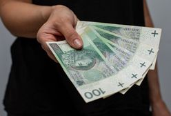 Допомога 800 плюс у Польщі: коли почнуть виплачувати та чи треба подавати нову заяву?