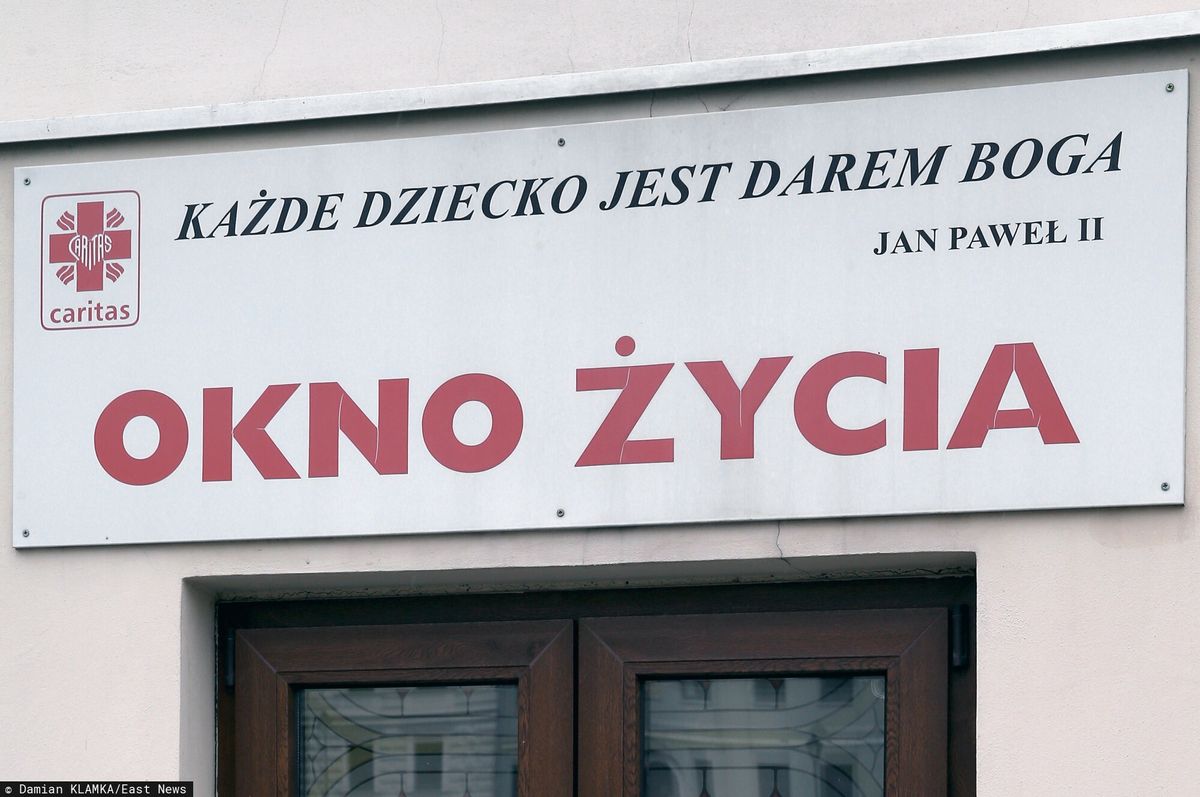 Chłopczyka znaleziono w "oknie życia" w Kielcach 