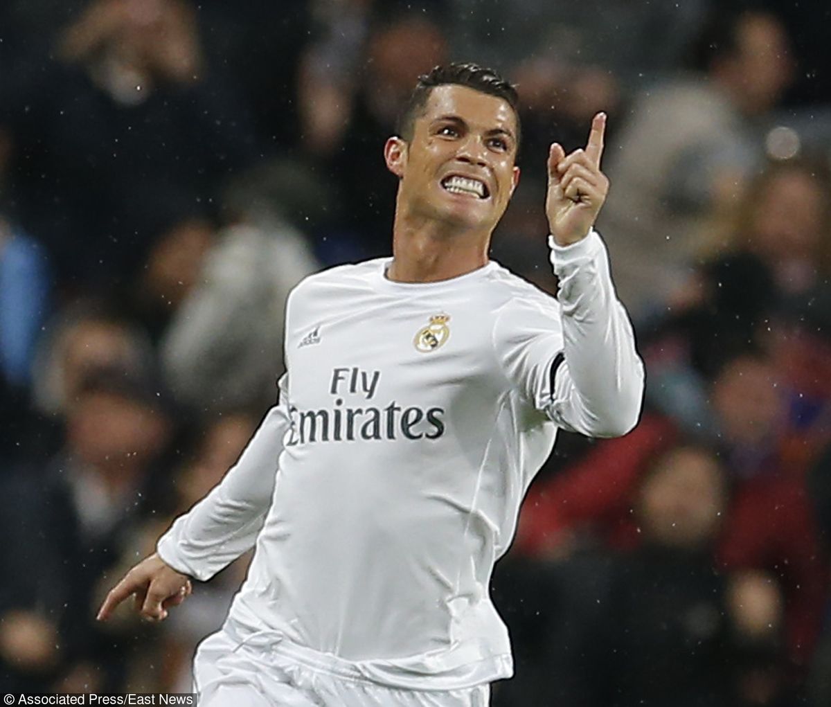 Cristiano Ronaldo na okładce gry FIFA 18. Jest pierwsze wideo