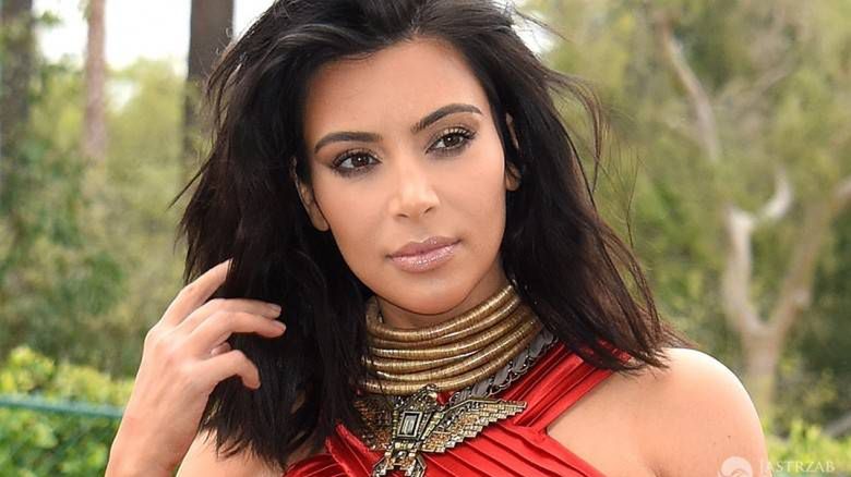 Kim Kardashian poprawia sobie biust