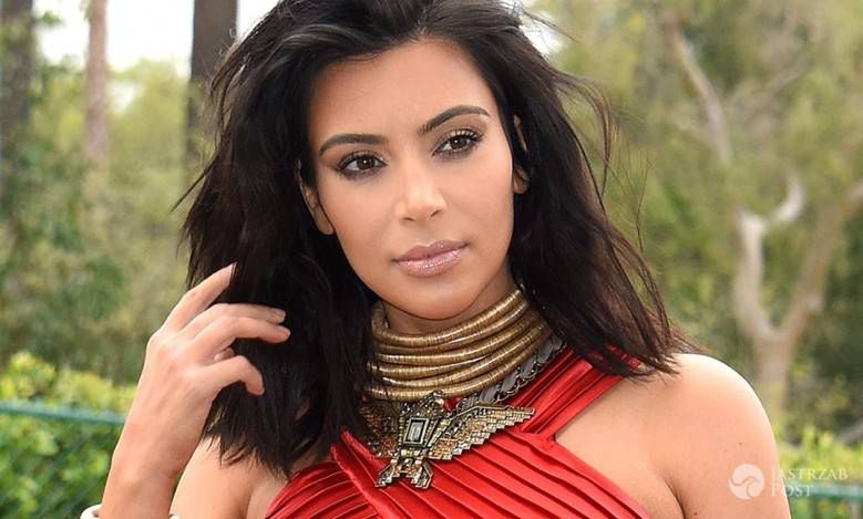 Kim Kardashian wyjawiła jedną ze swoich największych tajemnic. Zdradziła sekret idealnego wyglądu... swoich piersi [Instagram]