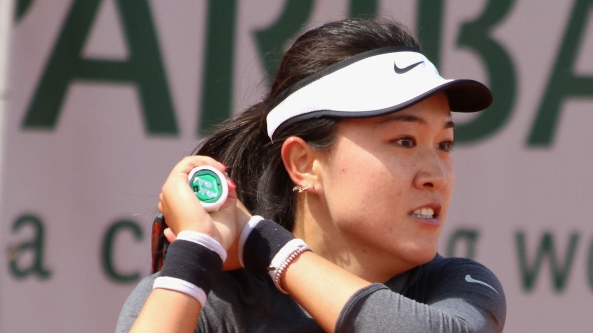 Lin Zhu w czasie meczu tenisowego