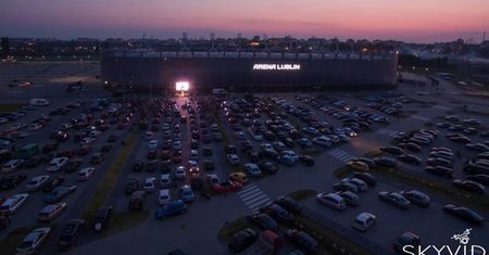 Kino samochodowe przy Arenie Lublin. Na ekranie "Wraki Lubelszczyzny" [ZDJĘCIA]