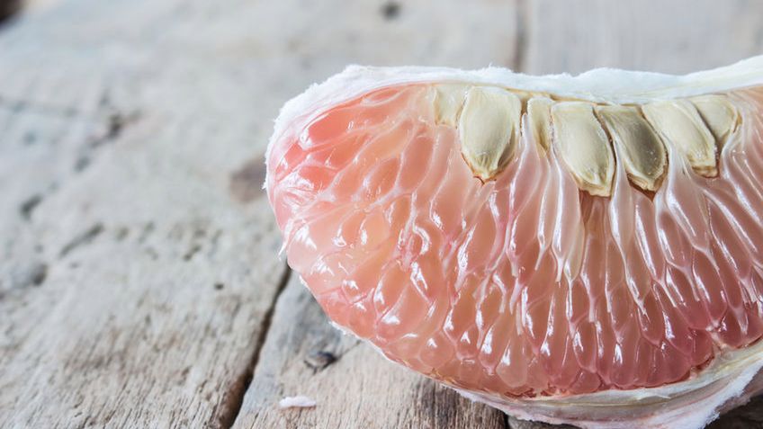 Grejpfrut w cząstkach w puszce w wodzie (owoce i płyn)