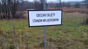 Jak w filmie wojennym. Mieszkaniec Kuźnicy mówi, co wykrzykują migranci