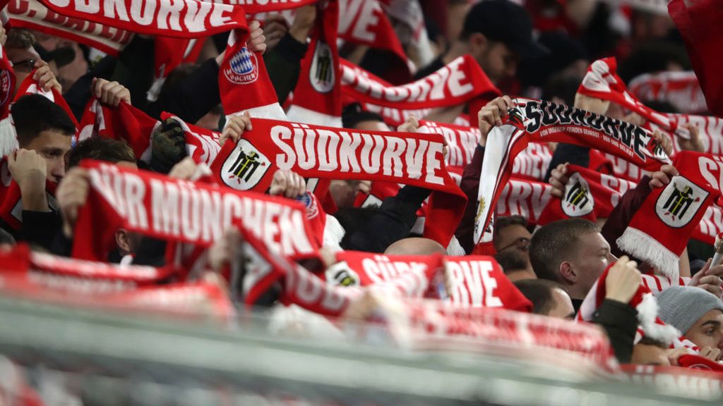 Zdjęcie okładkowe artykułu: Getty Images / Alex Grimm/Bongarts / Na zdjęciu: kibice Bayernu Monachium