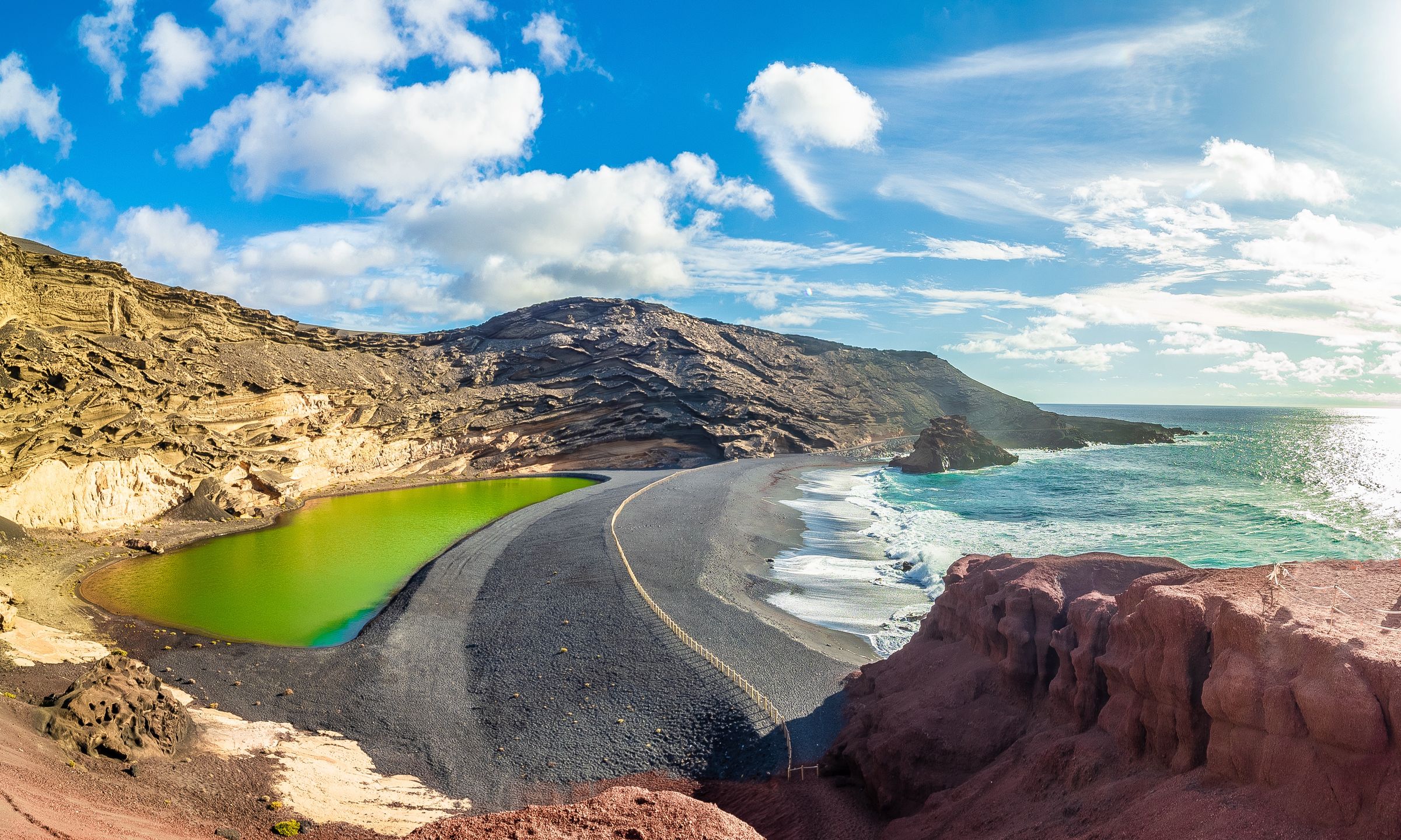 Podróżni wracali z wakacji na Lanzarote, gdzie zostały ich bagaże 