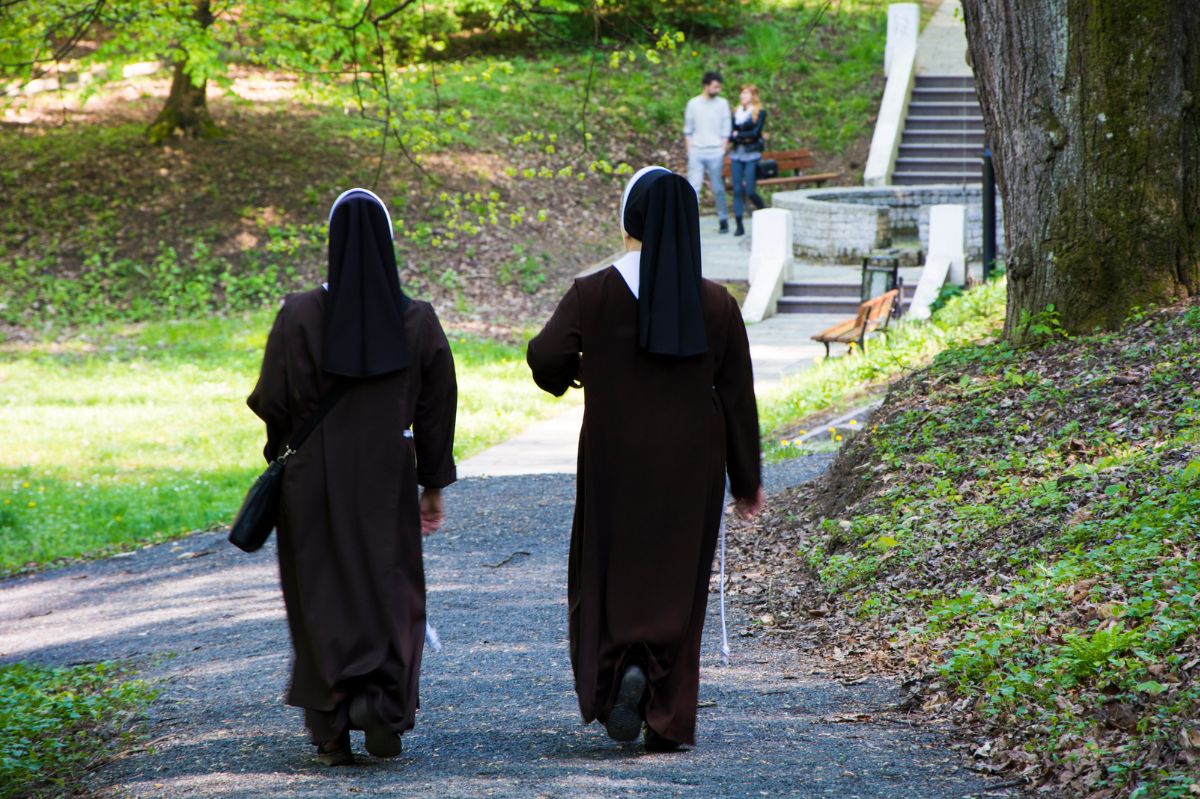 Spędziła rok w klasztorze. Mówi, co się działo za zamkniętymi drzwiami