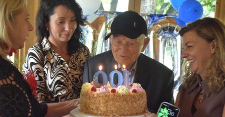 Karol Brzeziński ma 100 lat. Jubileusz mieszkańca DPS w Zakrzewie