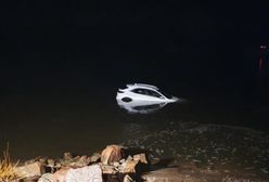 Warszawa. 70-latek zaufał nawigacji i wjechał nowym autem do Wisły