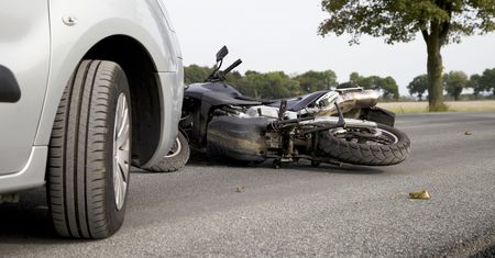 Prędkość motocyklistów i nieuwaga kierowców aut. Policja podała przyczyny wypadków
