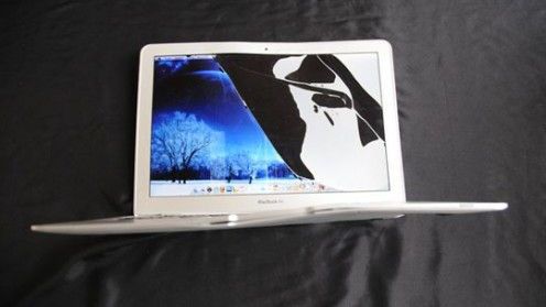 Applemania: MacBook Air po upadku z 3000 metrów 1