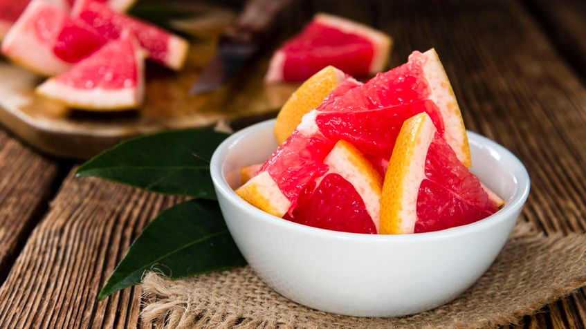 Grejpfrut w cząstkach w puszce w soku (owoce i płyn)