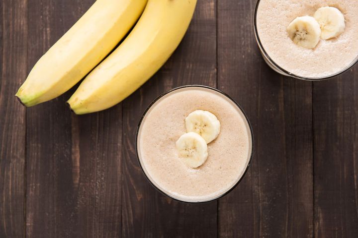 Budyń bananowy instant przygotowany z mlekiem o zawartości tłuszczu 2%