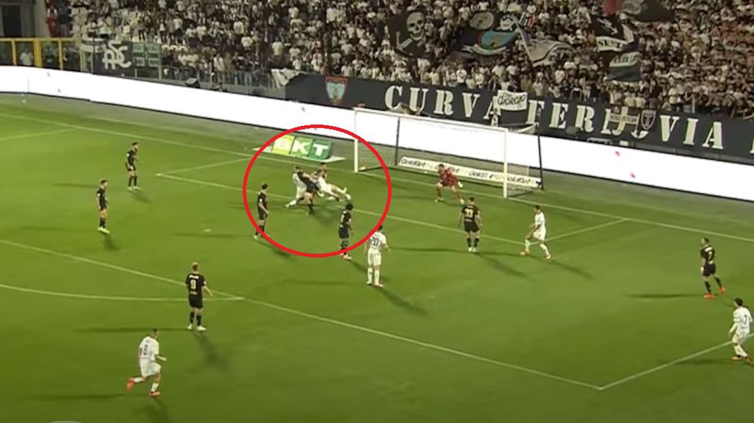 YouTube / Na zdjęciu: gol Arkadiusza Recy dla Spezii Calcio