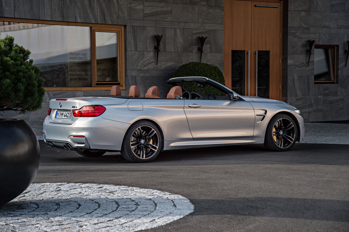 Ogromna galeria zdjęć z kabrioletem BMW M4 160