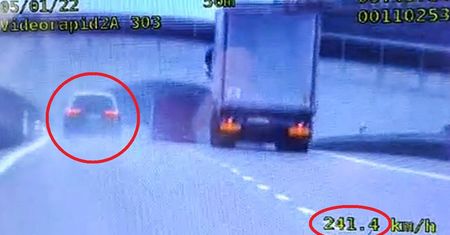 Jechał autostradą A2 ponad 240km/h. Zapłacił 2,5 tysiąca złotych mandatu