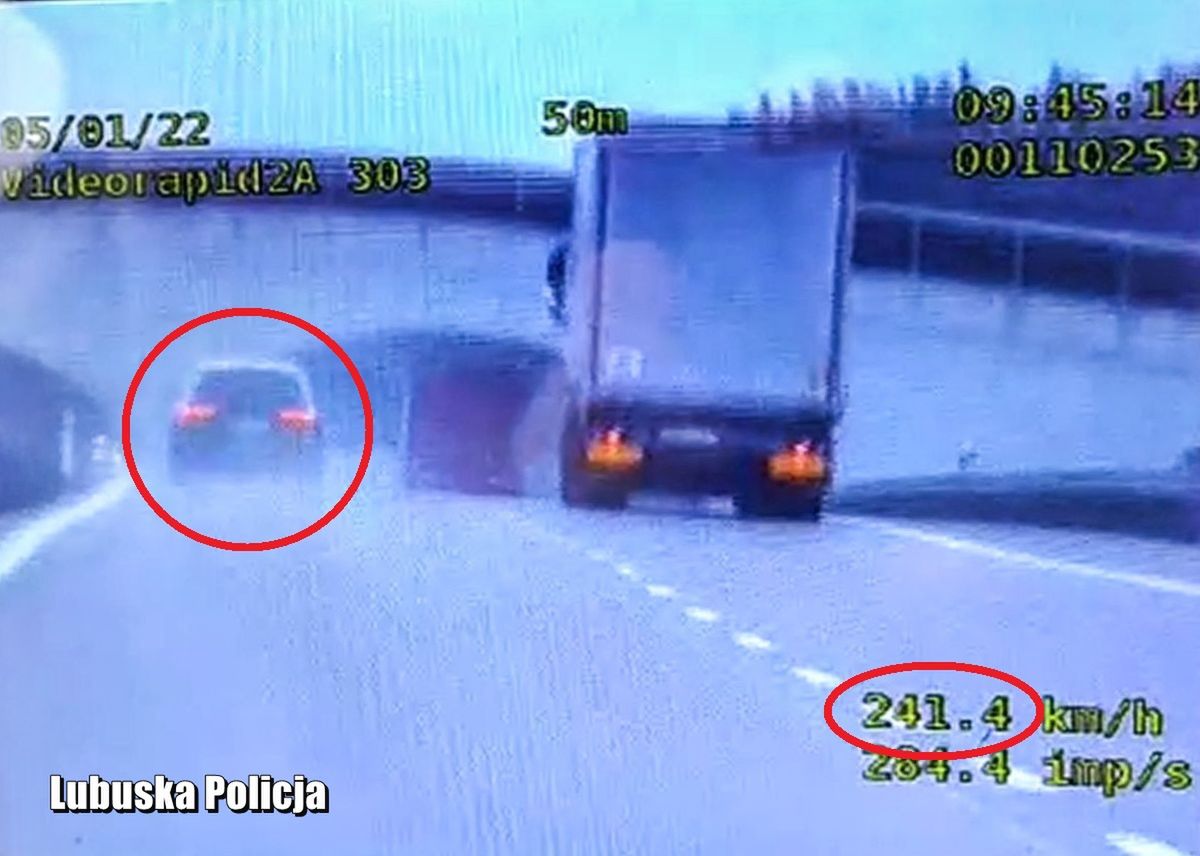 Jechał autostradą A2 ponad 240km/h. Zapłacił 2,5 tysiąca złotych mandatu