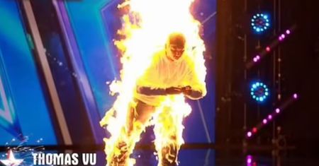 Masowe skargi na brytyjski "Mam talent!". Uczestnik podpalił się na scenie