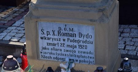 Niepokojący przekaz na grobie wikarego. "Ofiara swojego zawodu"