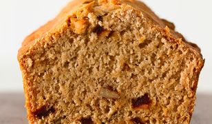 Ontbijtkoek - pełne korzennych przypraw ciasto śniadaniowe