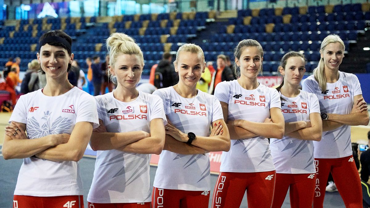 Od lewej: Anna Kiełbasińska, Małgorzata Hołub-Kowalik, Justyna Święty-Ersetic, Natalia Kaczmarek, Justyna Saganiak i Iga Baumgart-Witan 