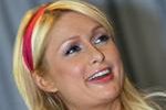 Naturalne piersi Paris Hilton