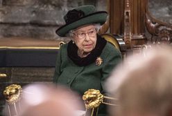 Elżbieta II nie pokazywała się od miesięcy. Uwagę zwraca, z kim przyjechała na nabożeństwo