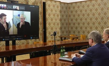 Premier Tusk rozmawiał z szefami Apple. Tematami bezpieczeństwo dzieci w sieci i inwestycje