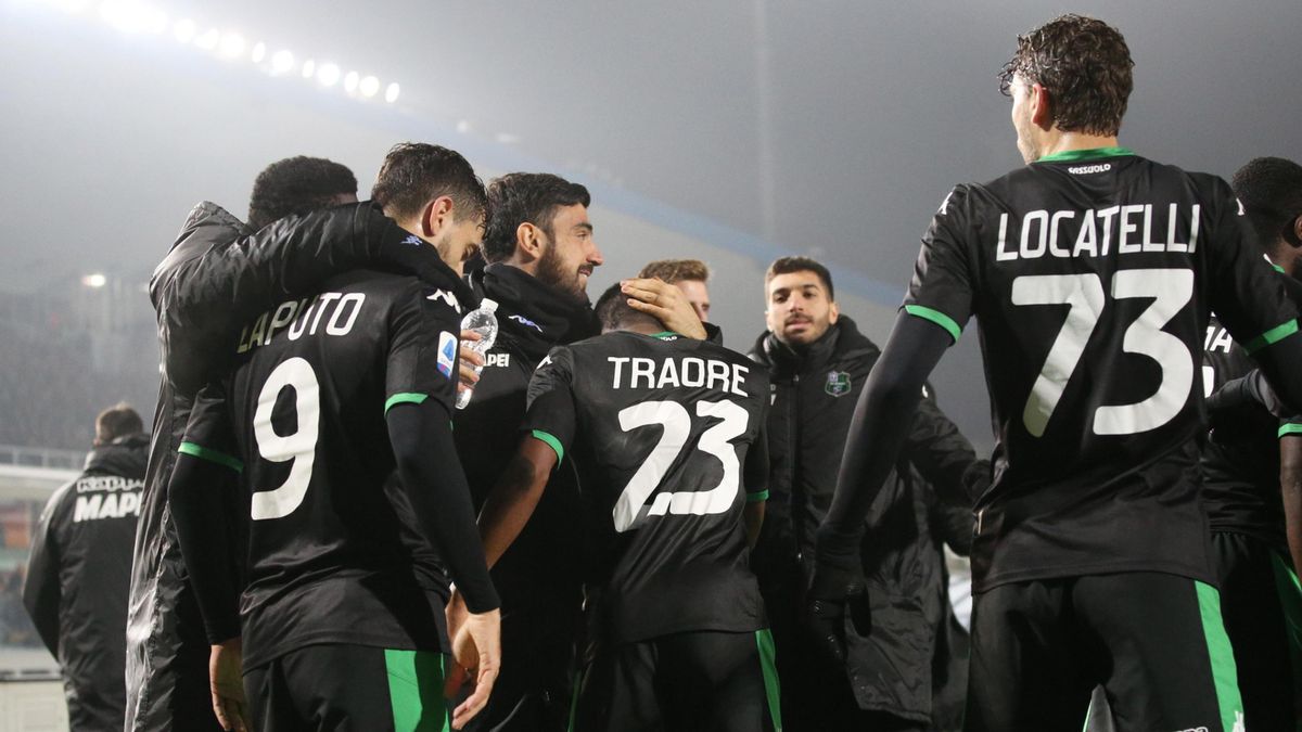 PAP/EPA / Simone Venezia / Na zdjęciu: radość piłkarzy Sassuolo