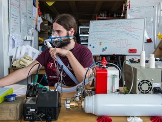 Koronawirus. Szybki w produkcji i tani respirator od polskich inżynierów na ostatniej prostej