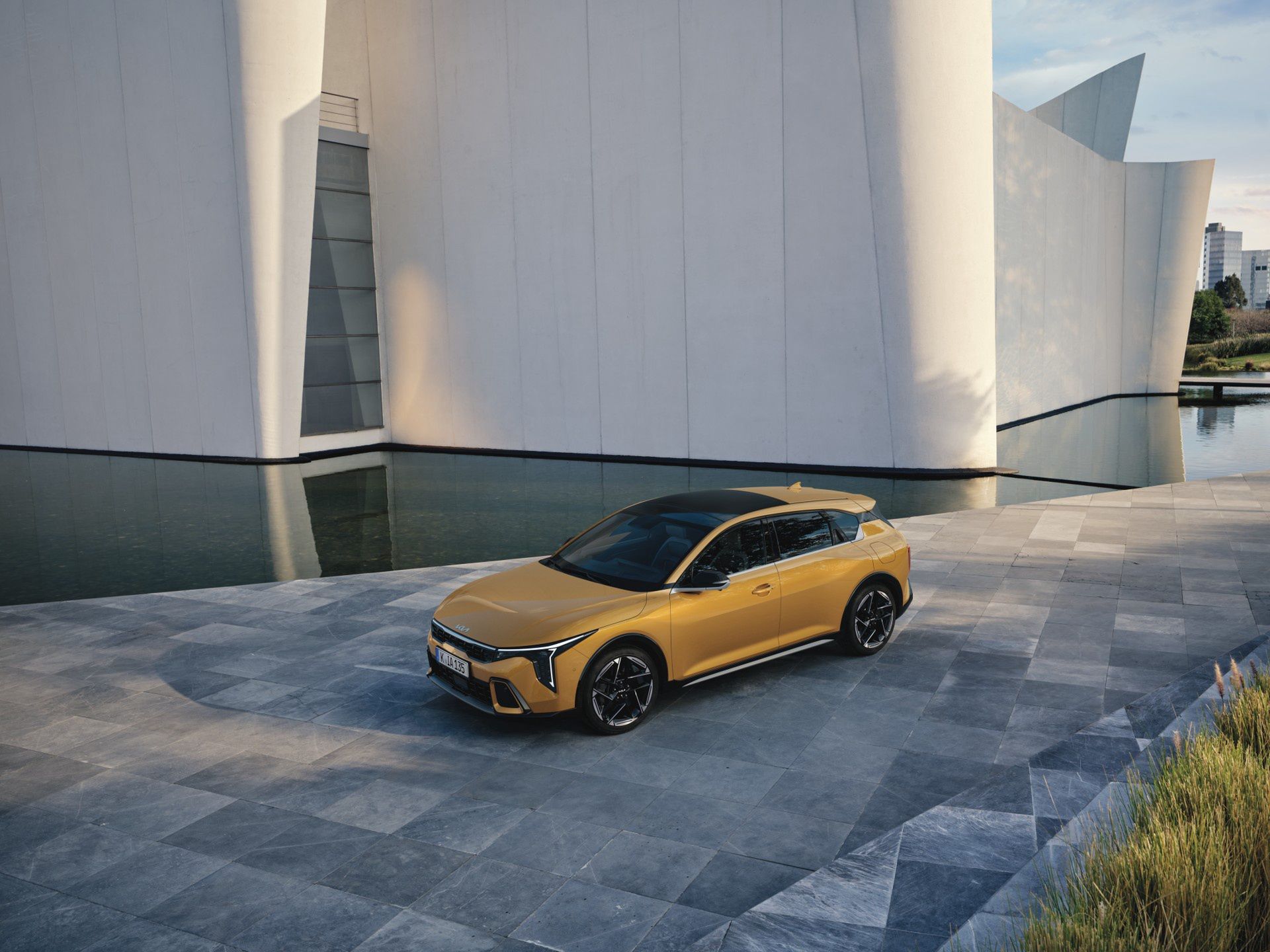 Kia K4