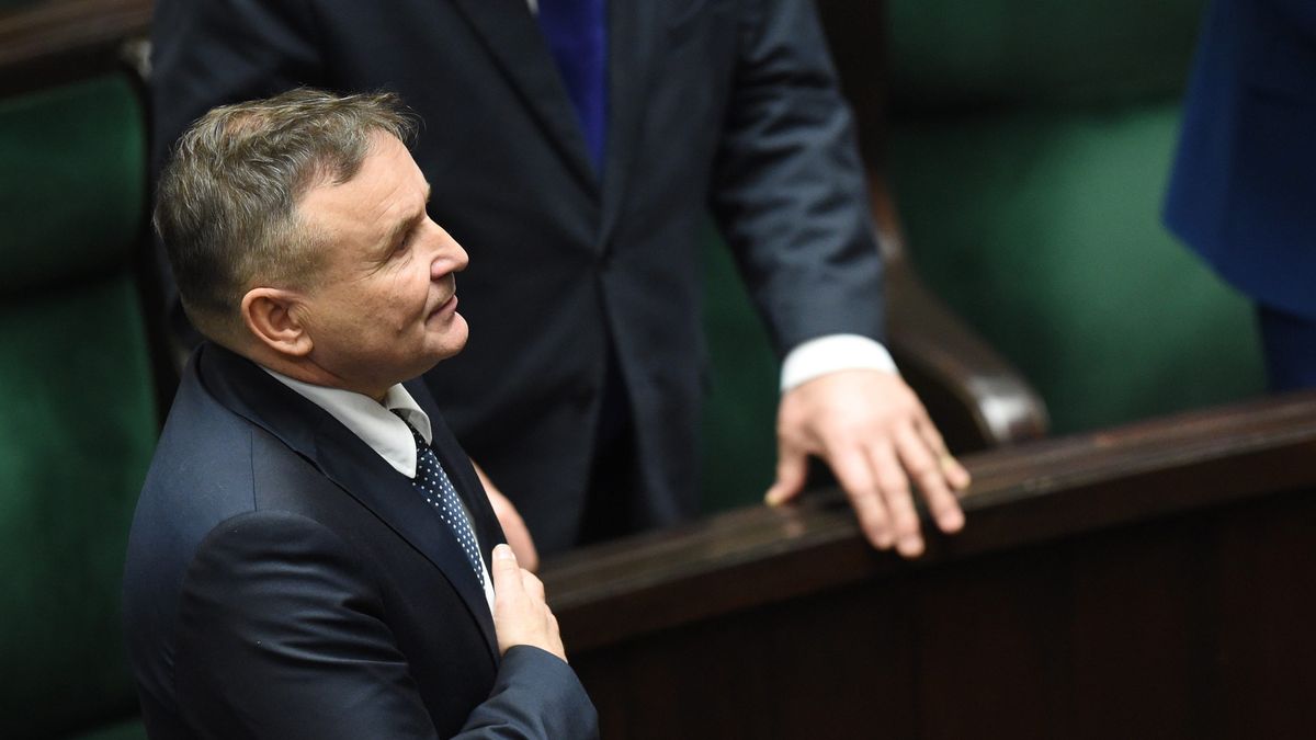 Poseł Waldemar Olejniczak podczas ślubowania w trakcie posiedzenia Sejmu