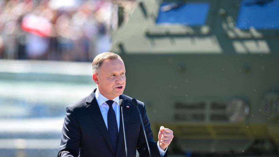 Andrzej Duda
Radek Pietruszka
15 sierpnia, defilada, przejazd, silna bia�o czerwona, si�y zbrojne, Wis�ostrada, wojsko, �o�nierze