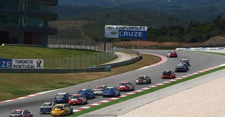 WTCC 2012 Algarve – Muller vs Menu