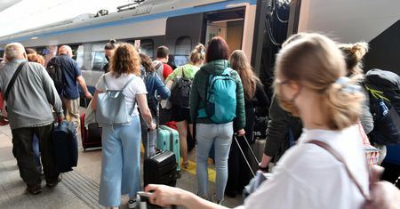 Coraz gorzej na kolei. Pasażerowie są, ale brak punktualności i złe warunki zniechęcą podróżnych