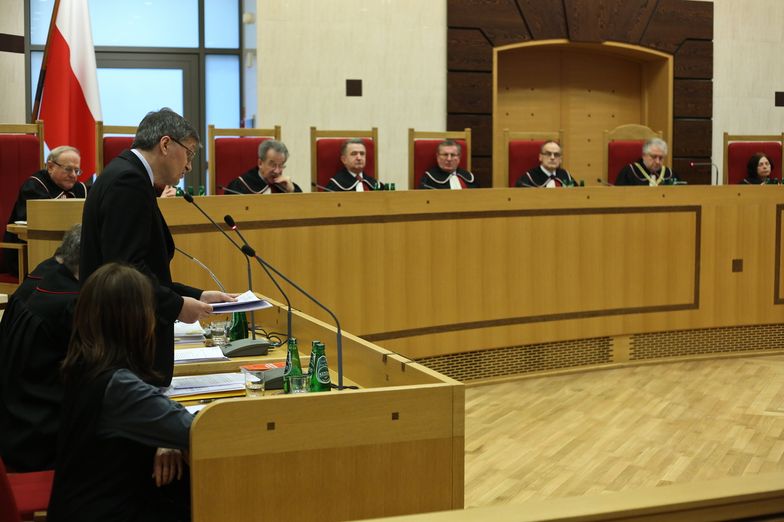 Trybunał umorzył postępowanie w sprawie paktu fiskalnego