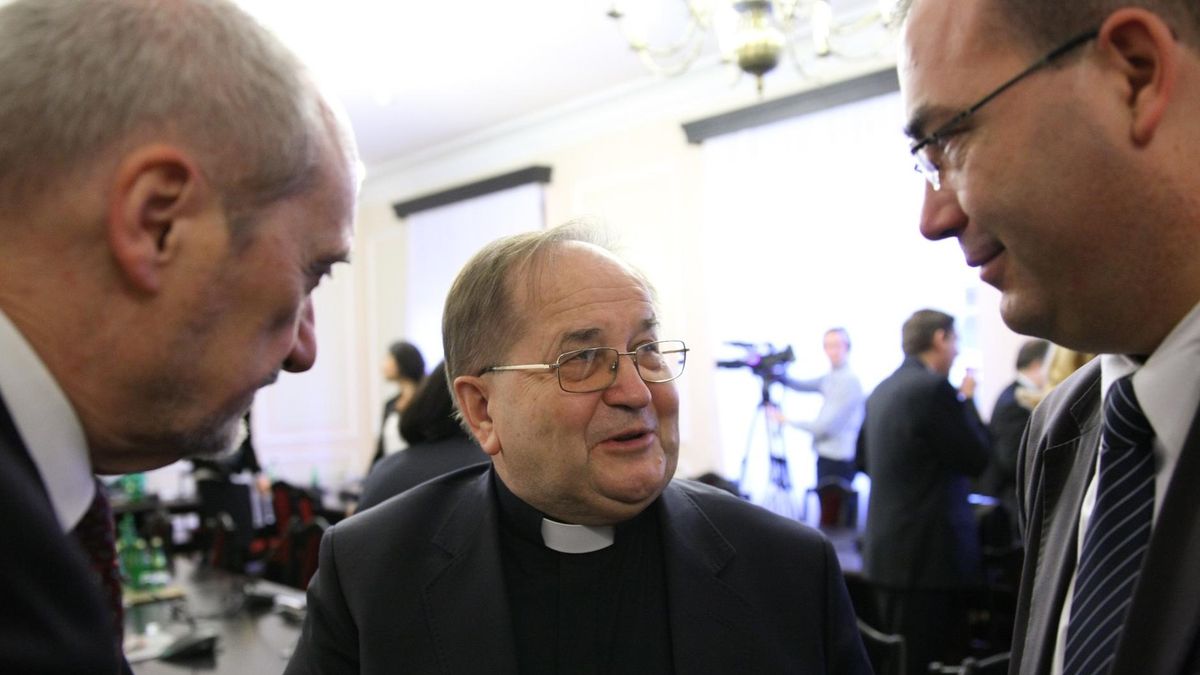 Posiedzenie sejmowej Komisji Kutury i Środków Przekazu. Od lewej: Antoni Macierewicz, o. Tadeusz Rydzyk, Andrzej Jaworski