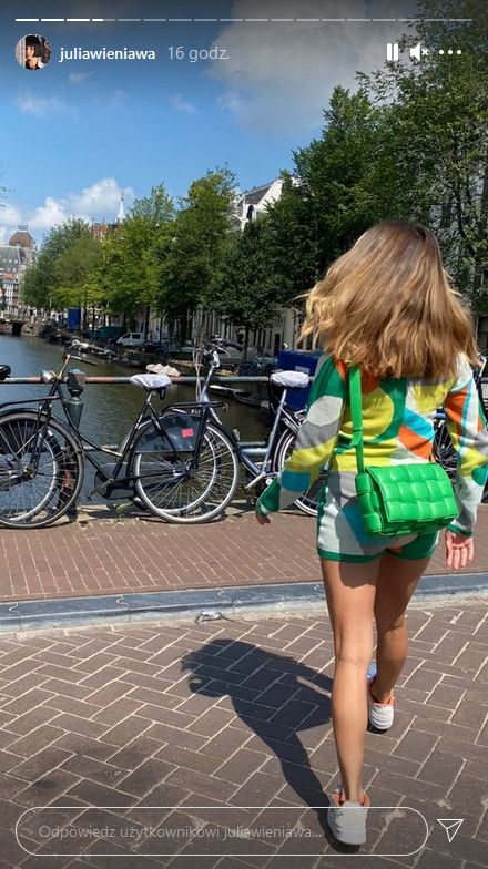 Julia Wieniawa i Nikodem Rozbicki pałaszują ostrygi podczas pobytu w Amsterdamie