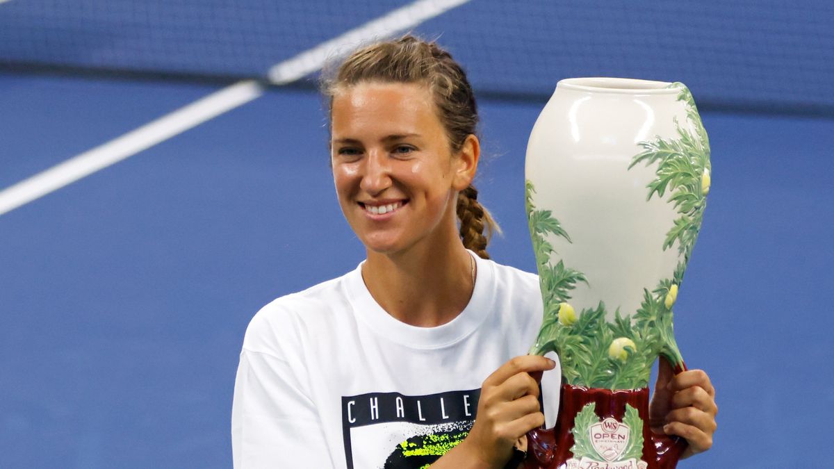 PAP/EPA / JASON SZENES / Na zdjęciu: Wiktoria Azarenka, mistrzyni Western & Southern Open 2020