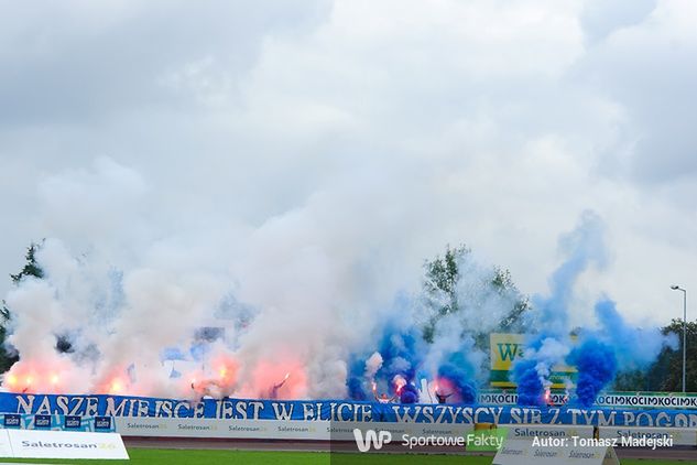 Kibice Unii na meczu z Wybrzeżem