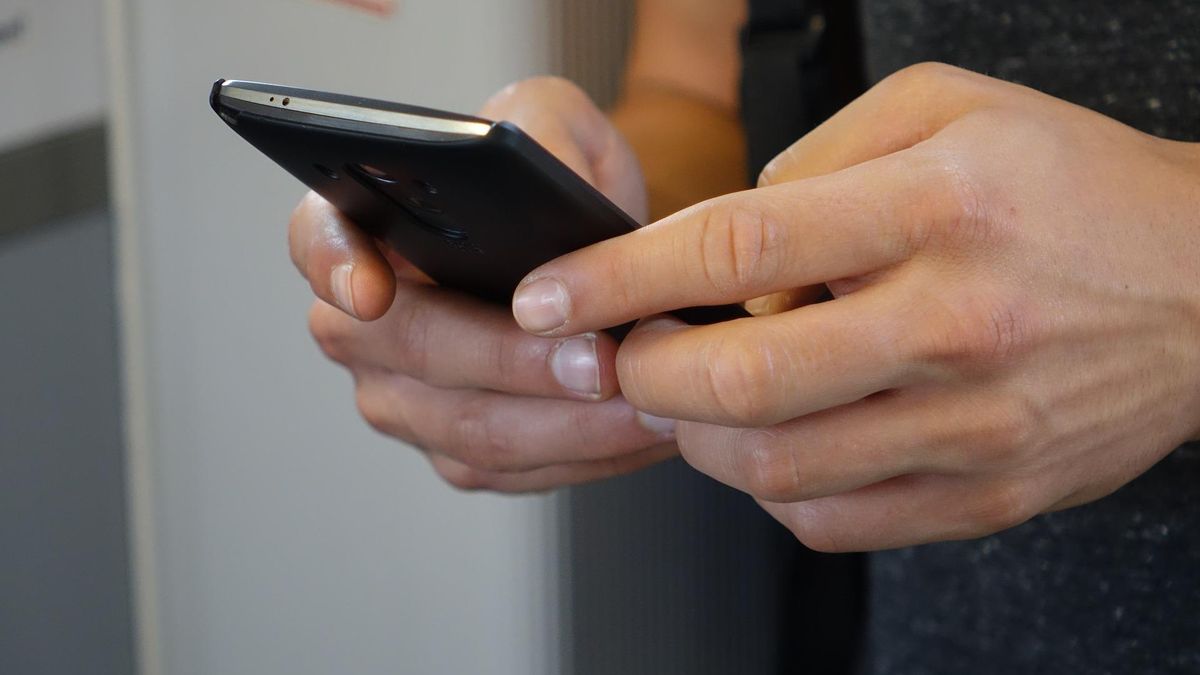 Kolejna fala fałszywych SMS-ów zalewa telefony Polaków