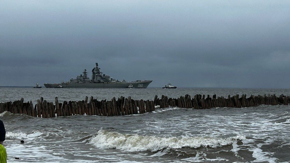 Krążownik "Admirał Nachimow" podczas prób morskich