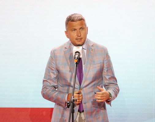 Pięciu działaczy dalej wspiera Piesiewicza. Znamy nazwiska