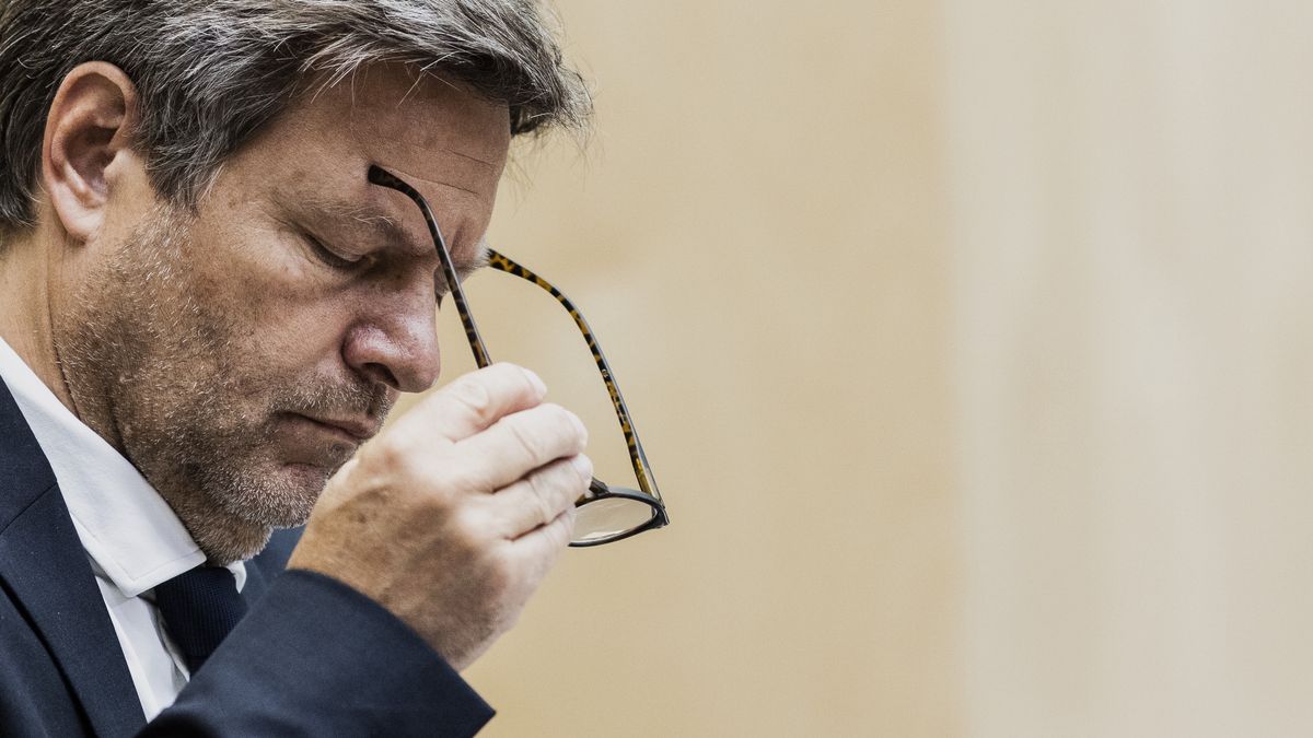 BERLIN, GERMANY - JULY 08: Robert Habeck, German Minister for Economy and Climate Protection and Vice Chancellor, is pictured during the meeting of the Federal Council (Bundesrat) on July 08, 2022 in Berlin, Germany. (Photo by Florian Gaertner/Photothek via Getty Images)