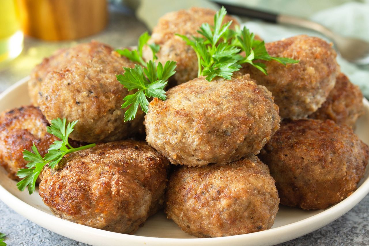 Zamiast pół dnia lepić pierogi, robię te kotlety. Kilka chwil i gotowe