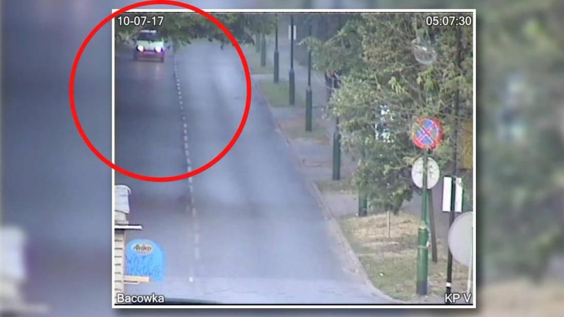 Śledczy badają wątek białego auta