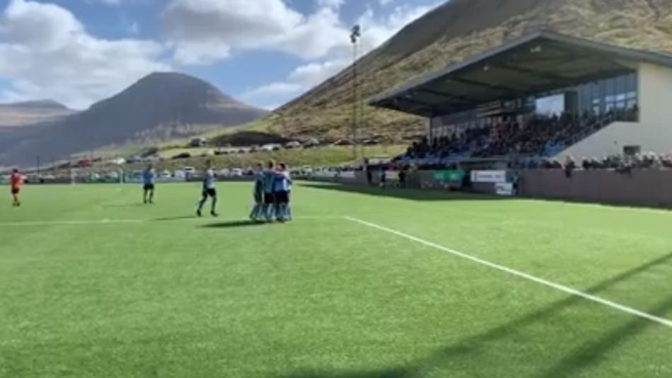 Facebook / Na Wyspach Owczych liga gra z kibicami